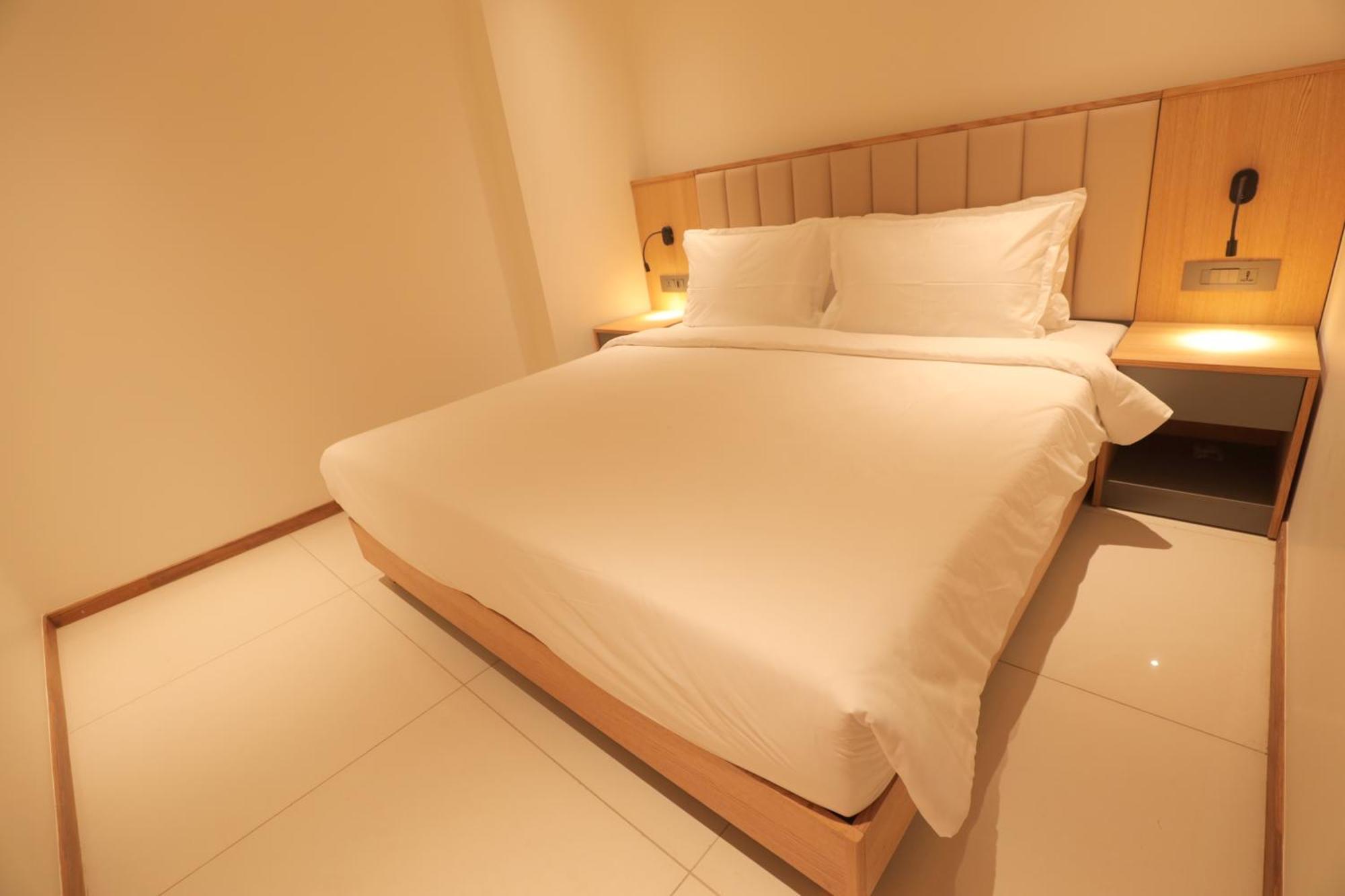 The World Surat Hotel Ngoại thất bức ảnh