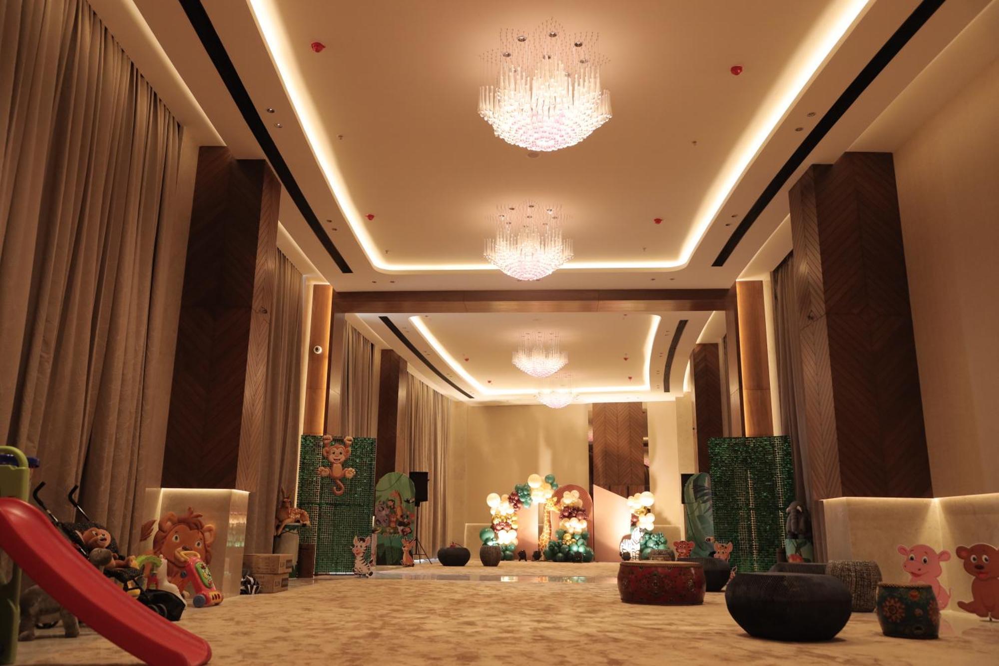 The World Surat Hotel Ngoại thất bức ảnh