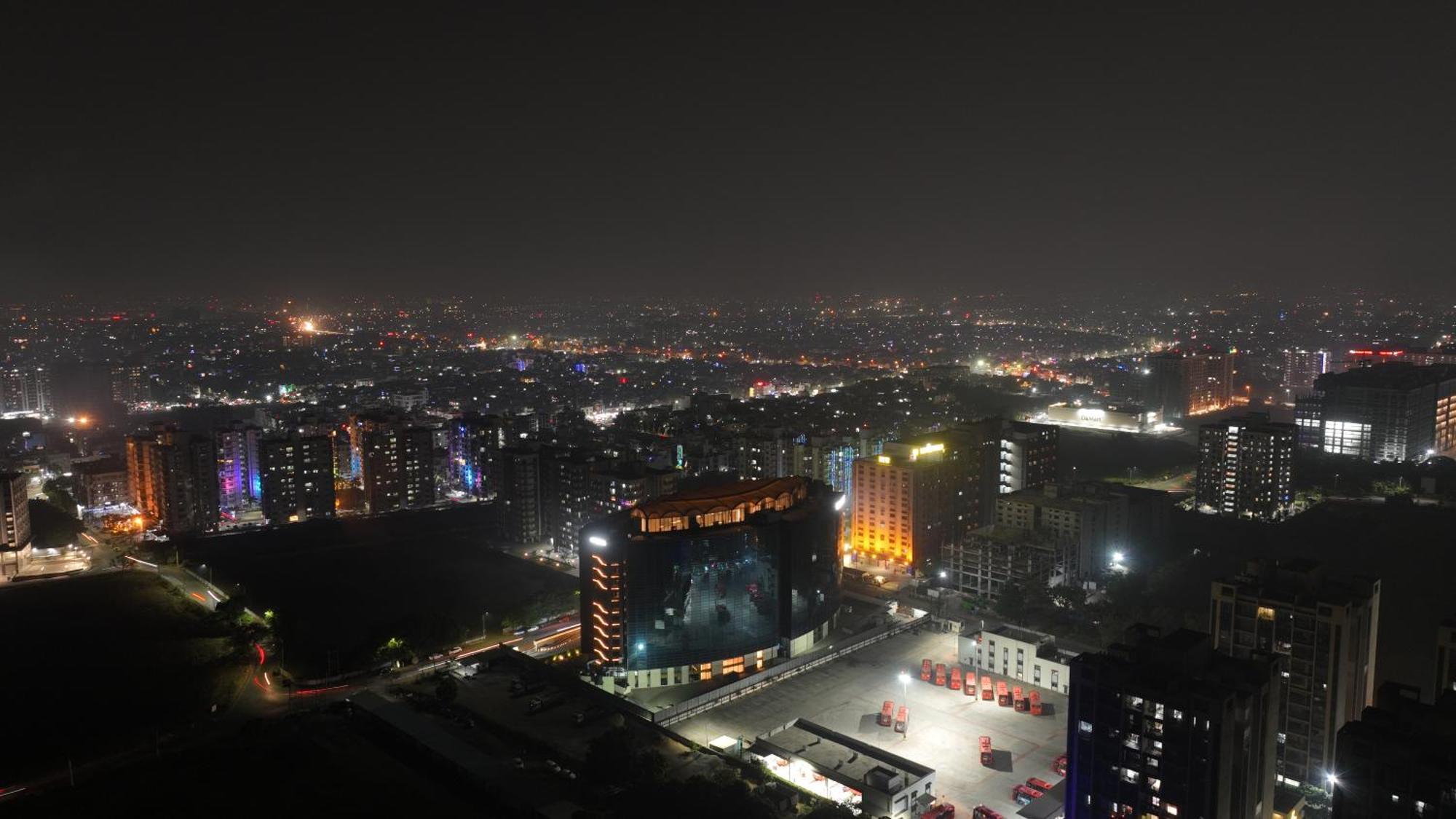 The World Surat Hotel Ngoại thất bức ảnh