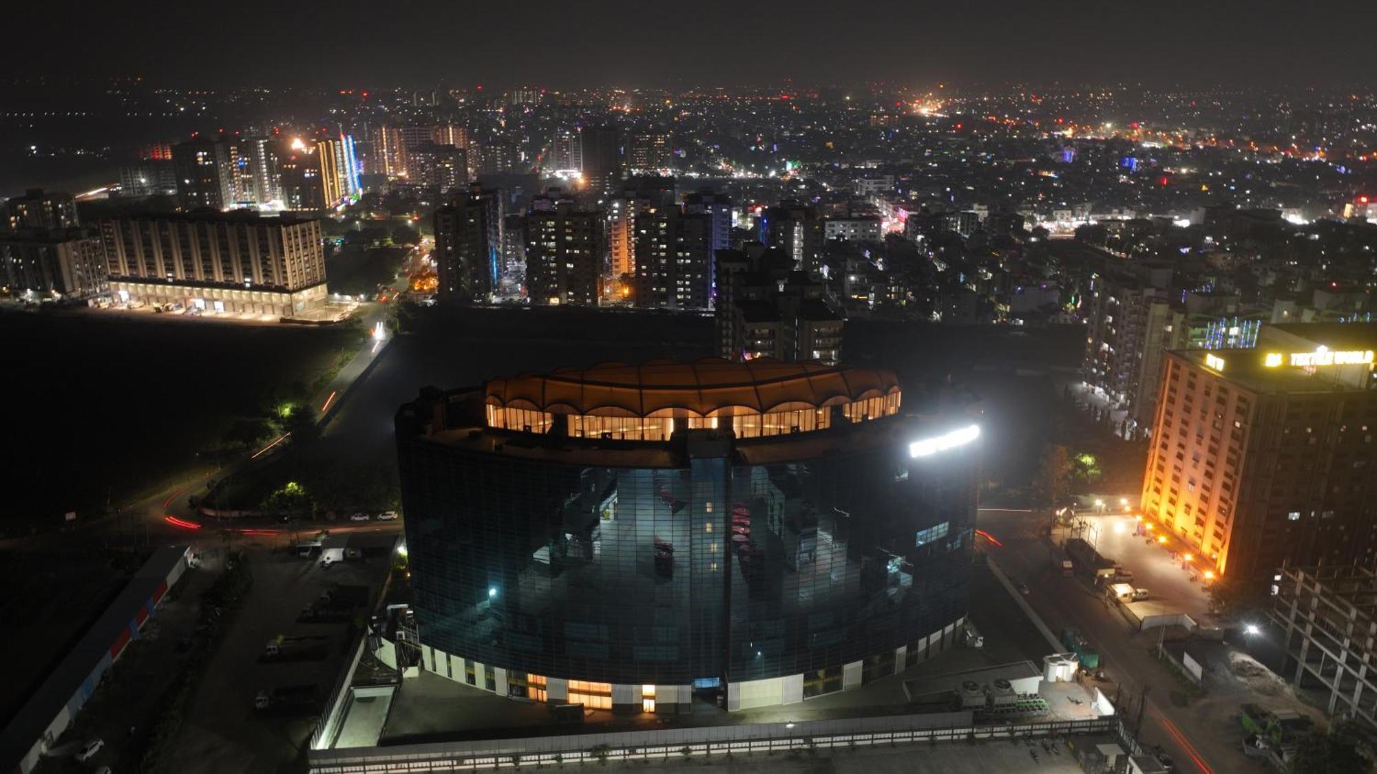 The World Surat Hotel Ngoại thất bức ảnh