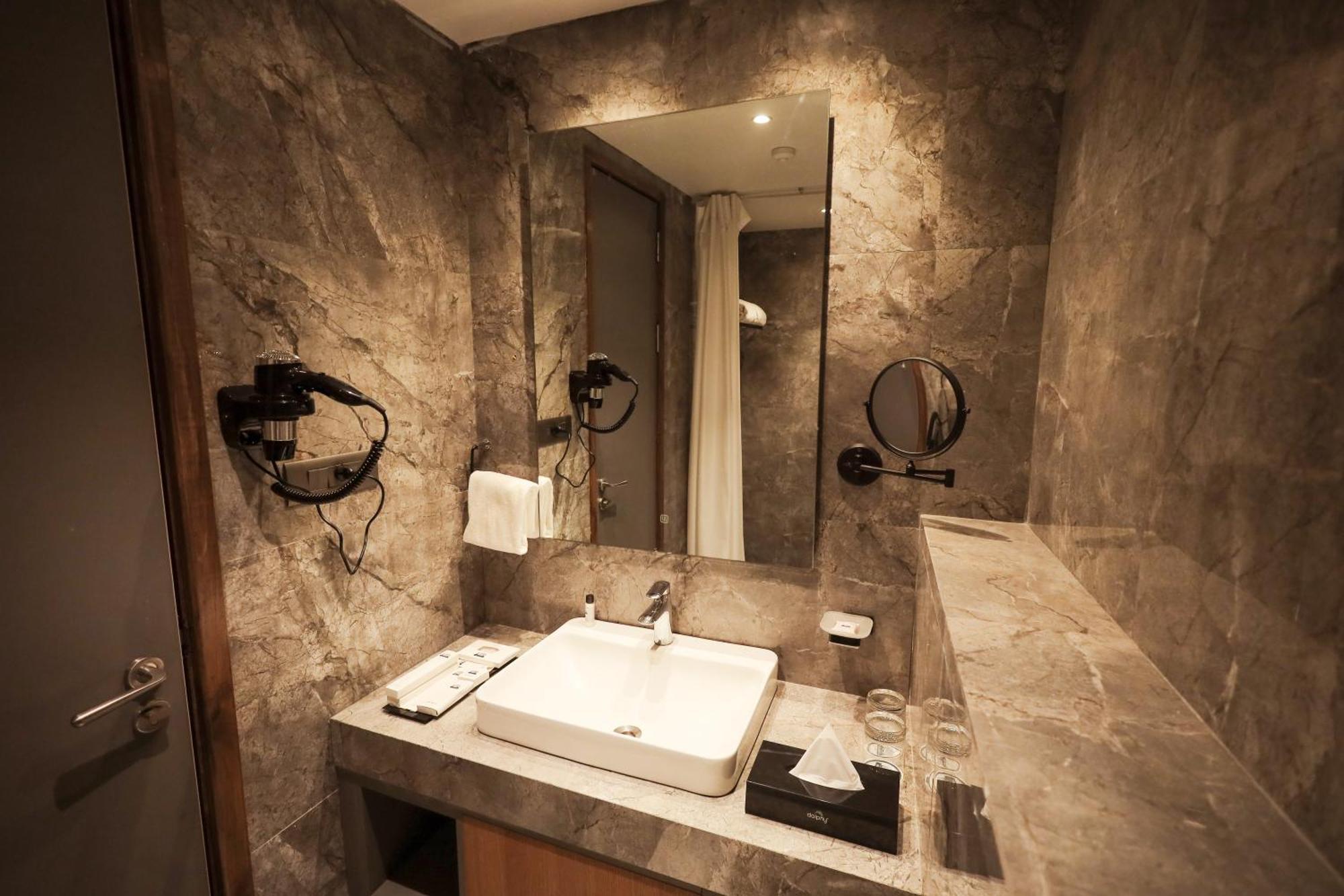 The World Surat Hotel Ngoại thất bức ảnh